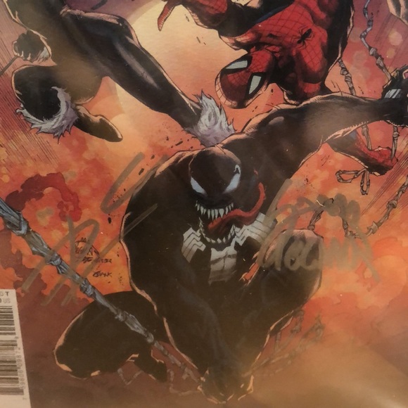 Spider-Man comic signed by Donnie cates and Ryan Stegman - Picture 2 of 3